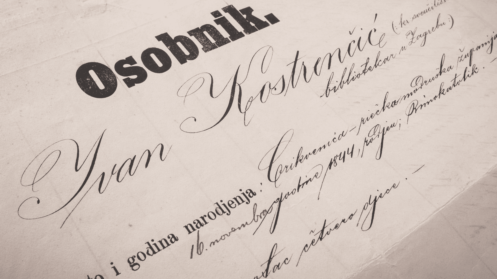 Ivan Kostrenčić (1844. – 1924.) – istaknuti knjižničar i ravnatelj Sveučilišne knjižnice Osobnik Ivana Kostrenčića iz 1903. godine.
