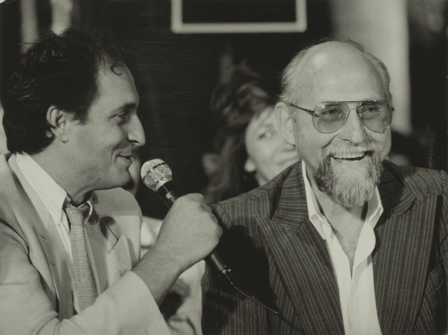 Fotografija s autorske večeri Dinka Fija na Festivalu dalmatinskih klapa Omiš 28. srpnja 1989. Izvor: spomen-knjiga 2 iz ostavštine Dinka Fija, Zbirka muzikalija i materijala NSK.