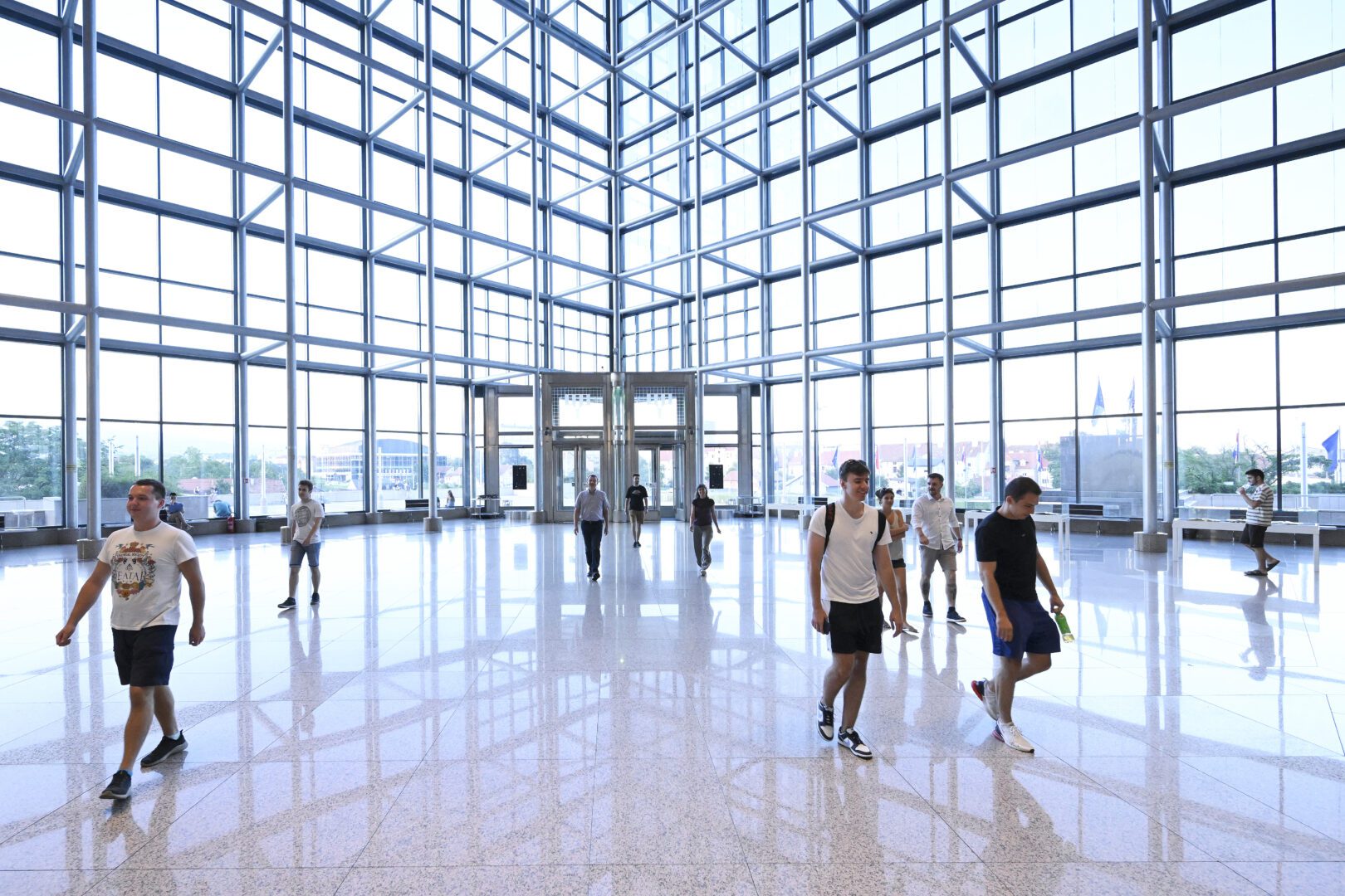 NSK summer opening hours: 15 July – 18 August 2024 Students in the grand lobby of the National and University Library in Zagreb (NSK).