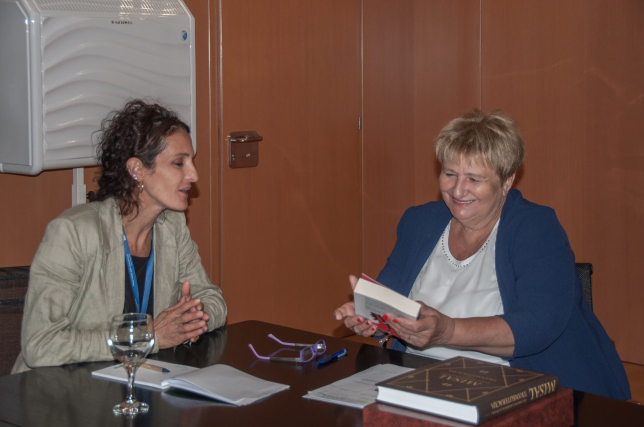 Ravnateljica Nacionalne knjižnice Kosova posjetila NSK Ravnateljica Nacionalne knjižnice Kosova dr. sc. Blerina Rogova Gaxha i glavna ravnateljica NSK prof. dr. sc. Ivanka Stričević.
