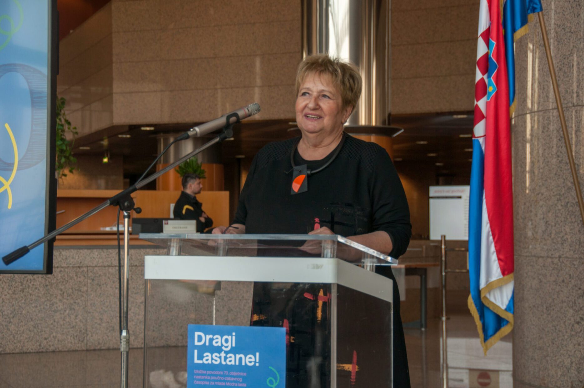 Glavna ravnateljica NSK prof. dr. sc. Ivanka Stričević na otvorenju izložbe „Dragi Lastane!“ u NSK.