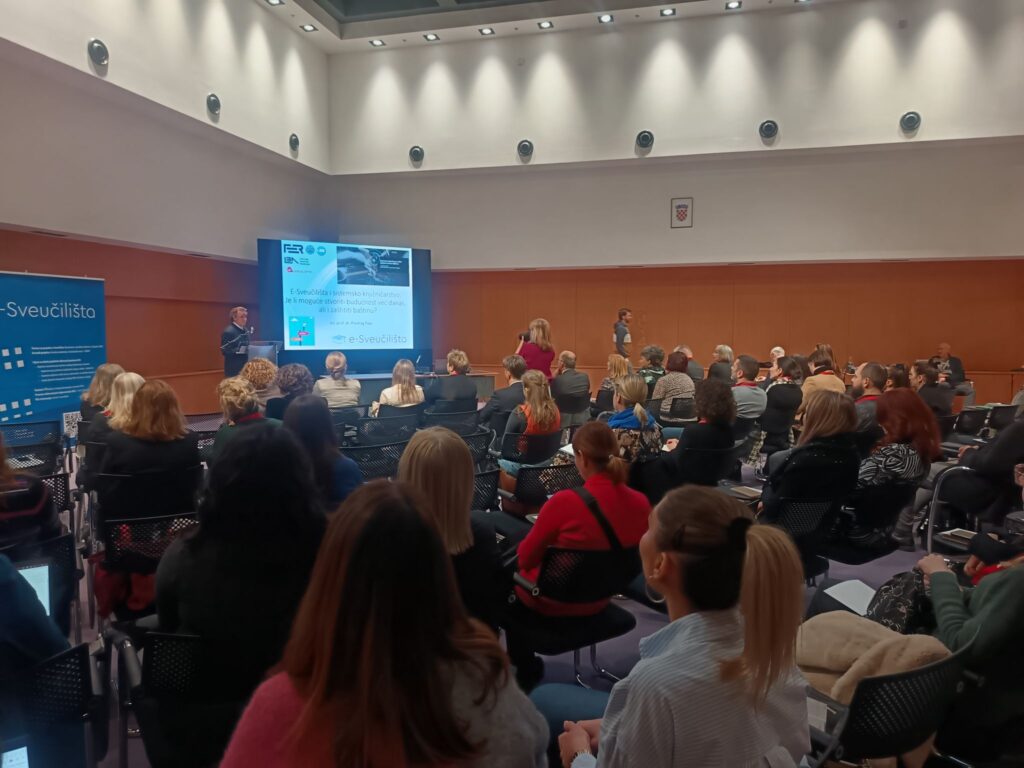 Sudionici konferencije „Sistemsko knjižničarstvo 2024.: Digitalna zrelost knjižnica“.