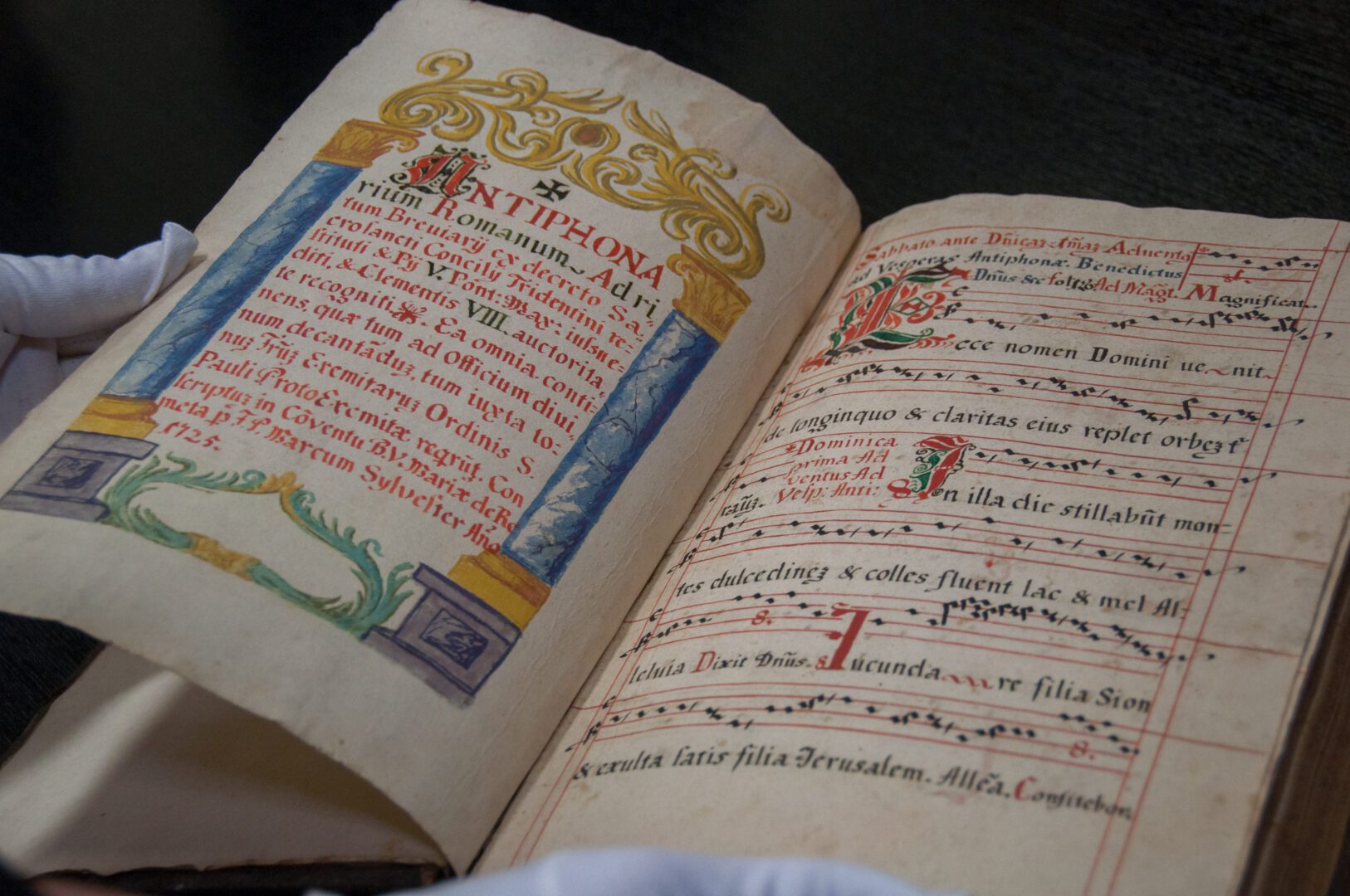Zbirka rukopisa i starih knjiga NSK bogatija za rijetki pavlinski kodeks iz 18. stoljeća Pavlinski rukopisni kodeks iz 18. stoljeća Antiphonarium Romanum