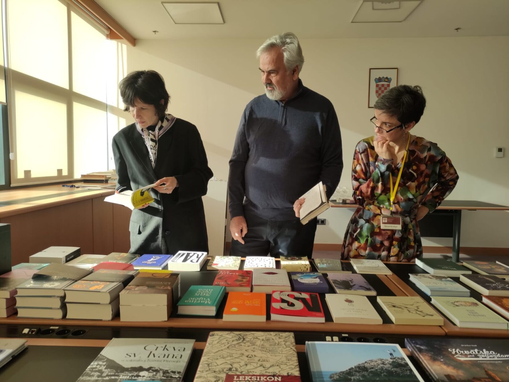 Članovi prosudbenog povjerenstva natječaja Hrvatska lijepa knjiga - Maša Poljanec, Luka Gusić i Tamara Ilić Olujić.