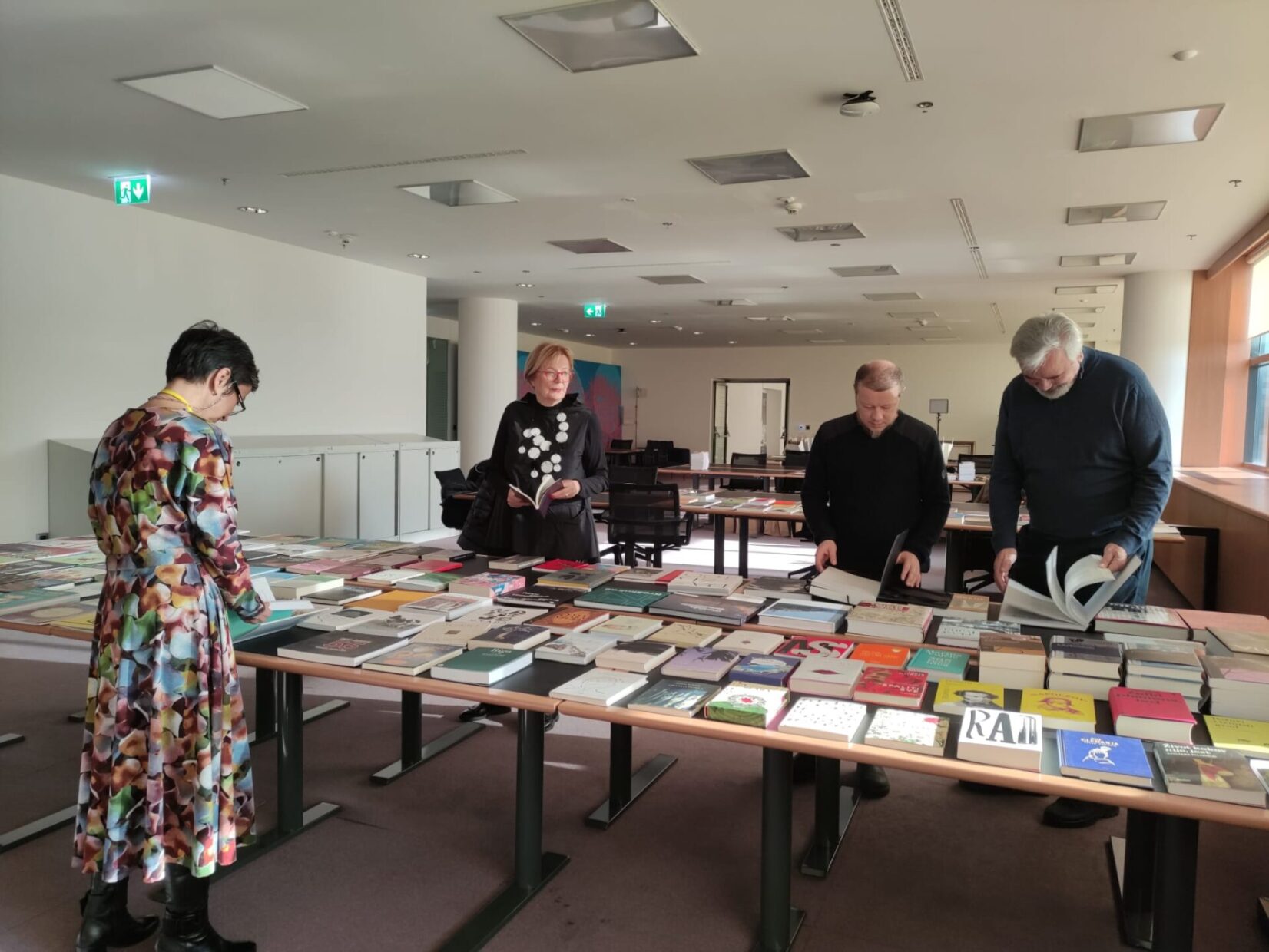 Članovi prosudbenog povjerenstva natječaja Hrvatska lijepa knjiga.