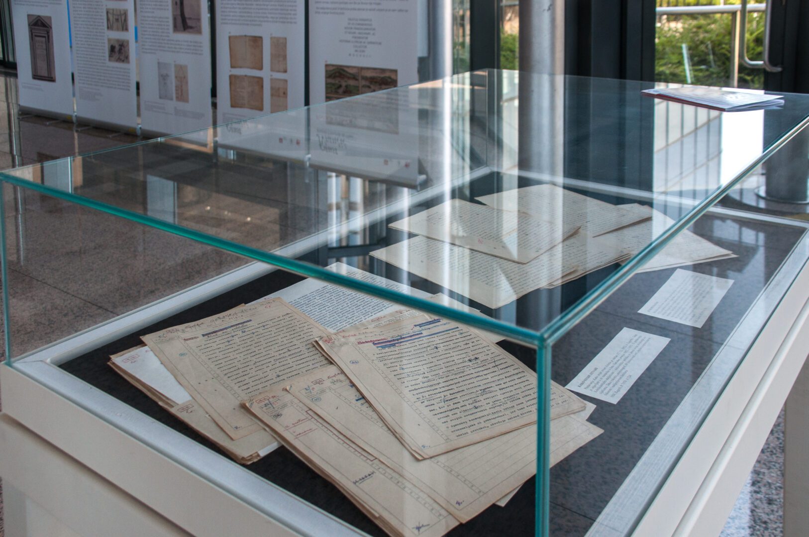 Izložena rukopisna građa Miroslava Krleže.