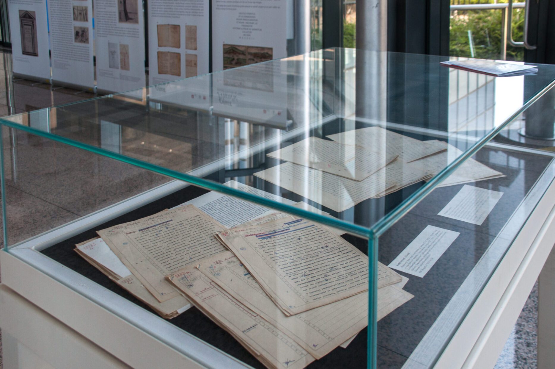 Izložena rukopisna građa Miroslava Krleže.