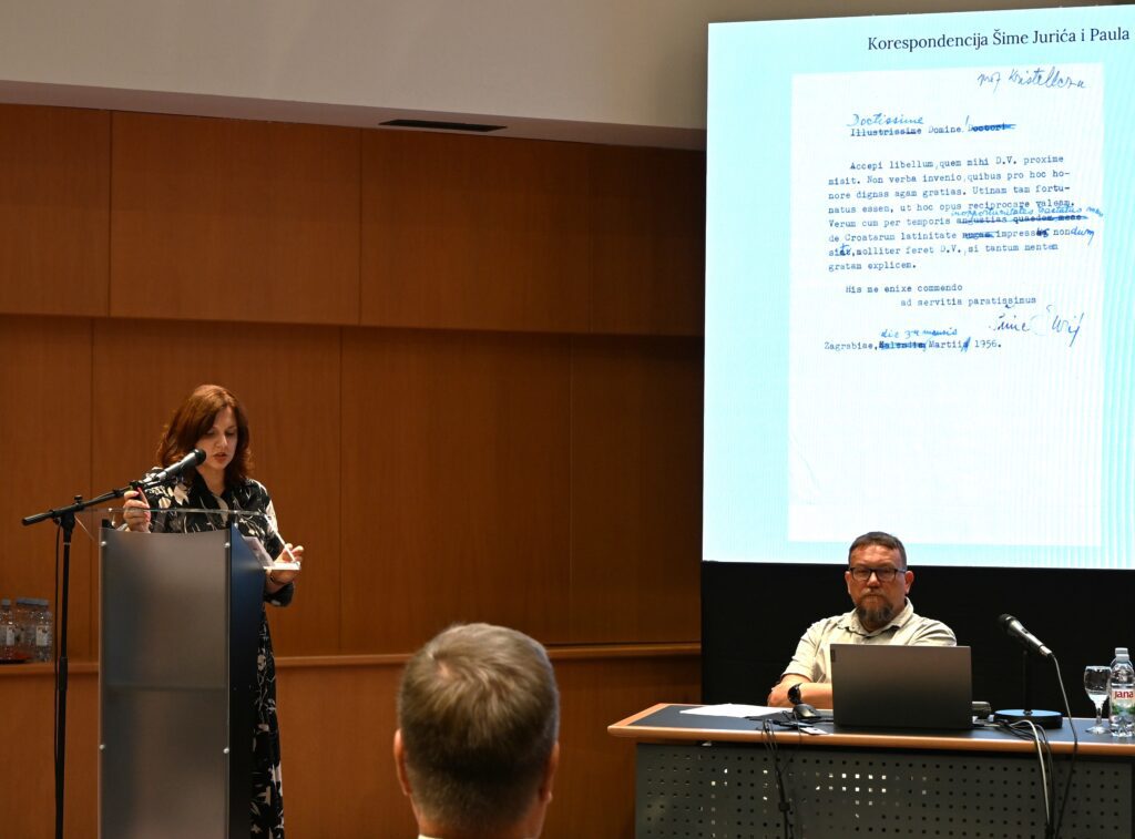 Members of the NSK Manuscripts and Rare Books Collection Karolina Tumbas and Ivan Kapec.