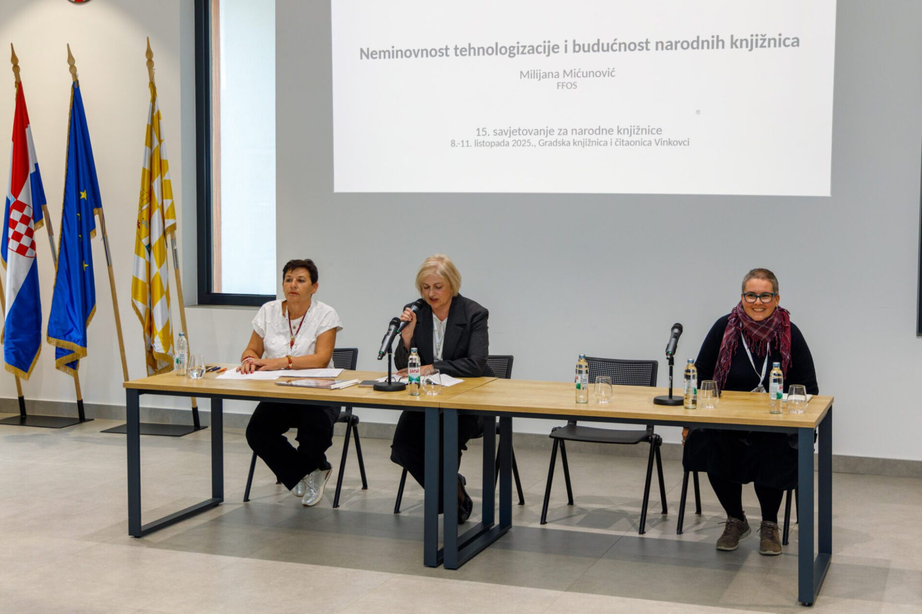 Djelatnica NSK Karolina Holub na 15. savjetovanju za narodne knjižnice u RH.