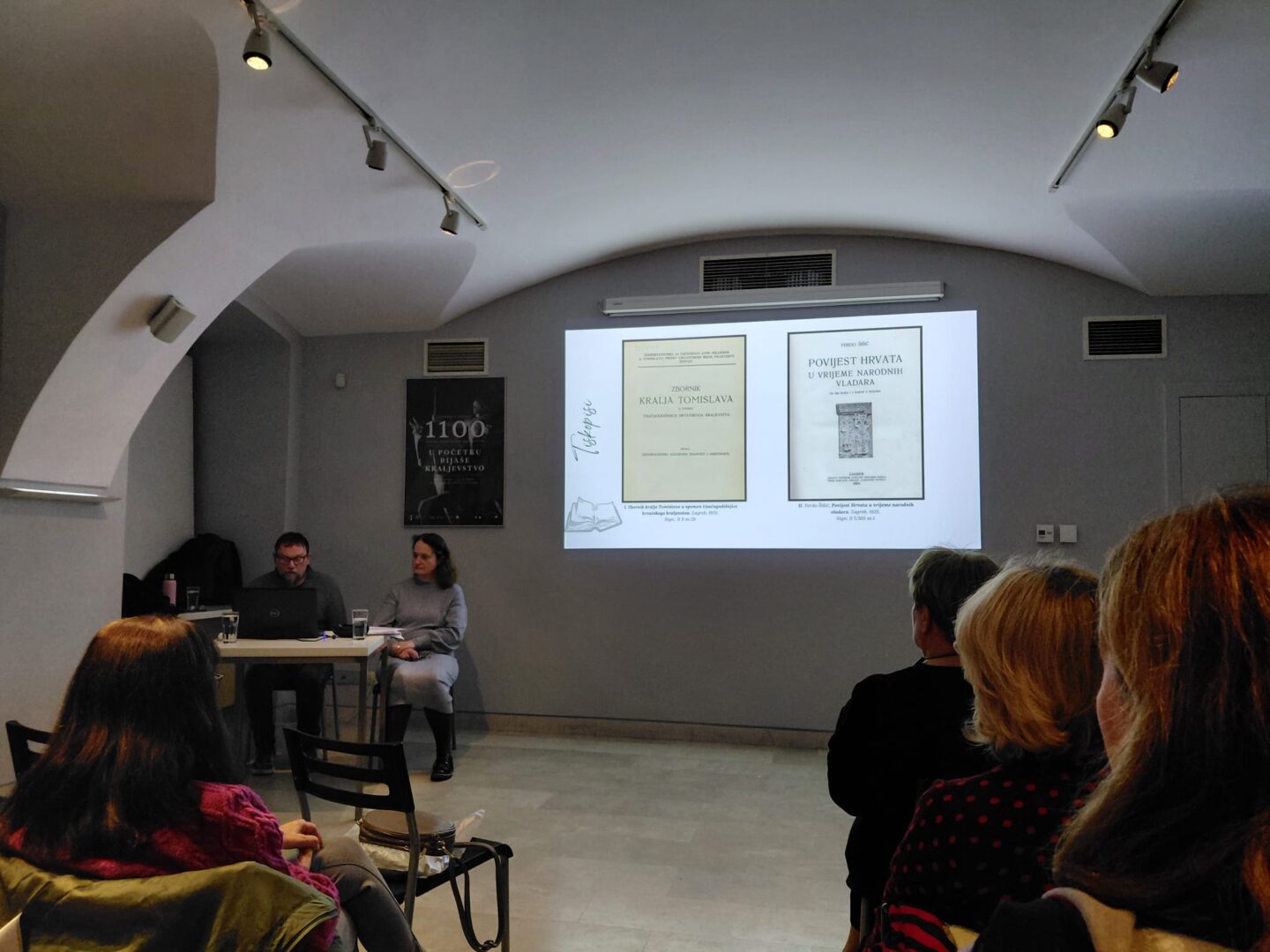 Djelatnici NSK drže predavanje u Klovićevim dvorima